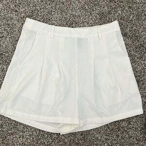 Women’s Medium White Linen Shorts Cider